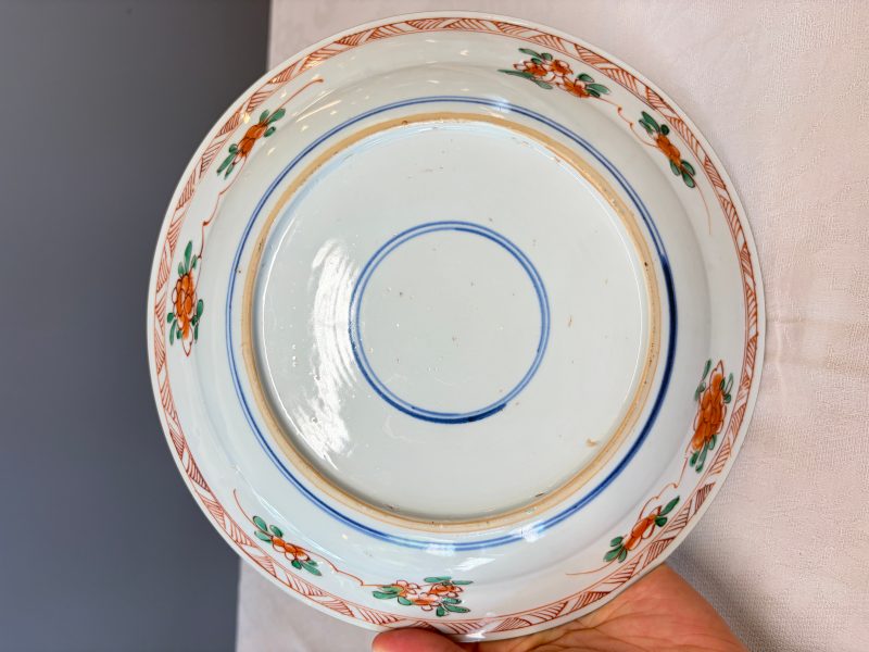 A pair of Chinese famille verte 'Bird among Willow and Flowering Branches' plates - 图17