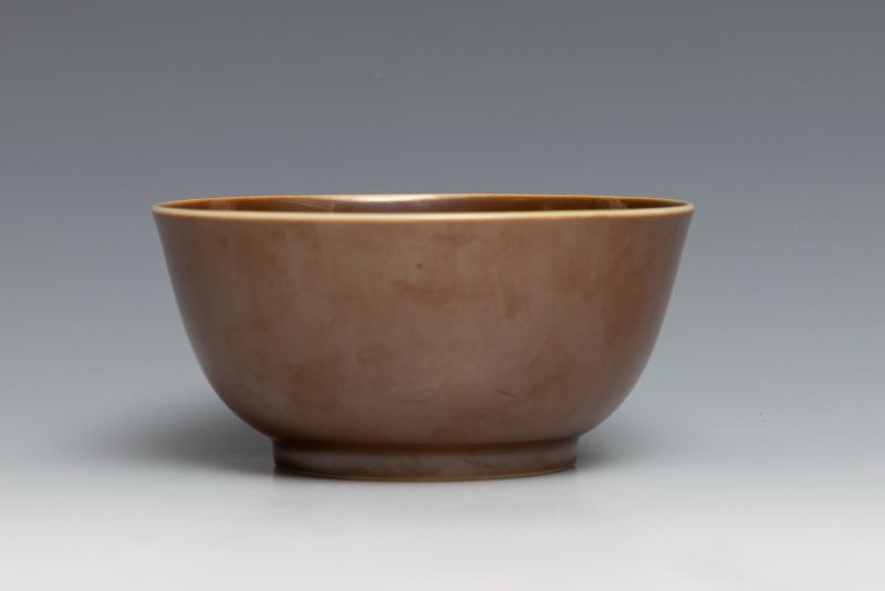 A café-au-lait-glazed bowl, Daoguang mark and of the period (1821-1850) - 图2