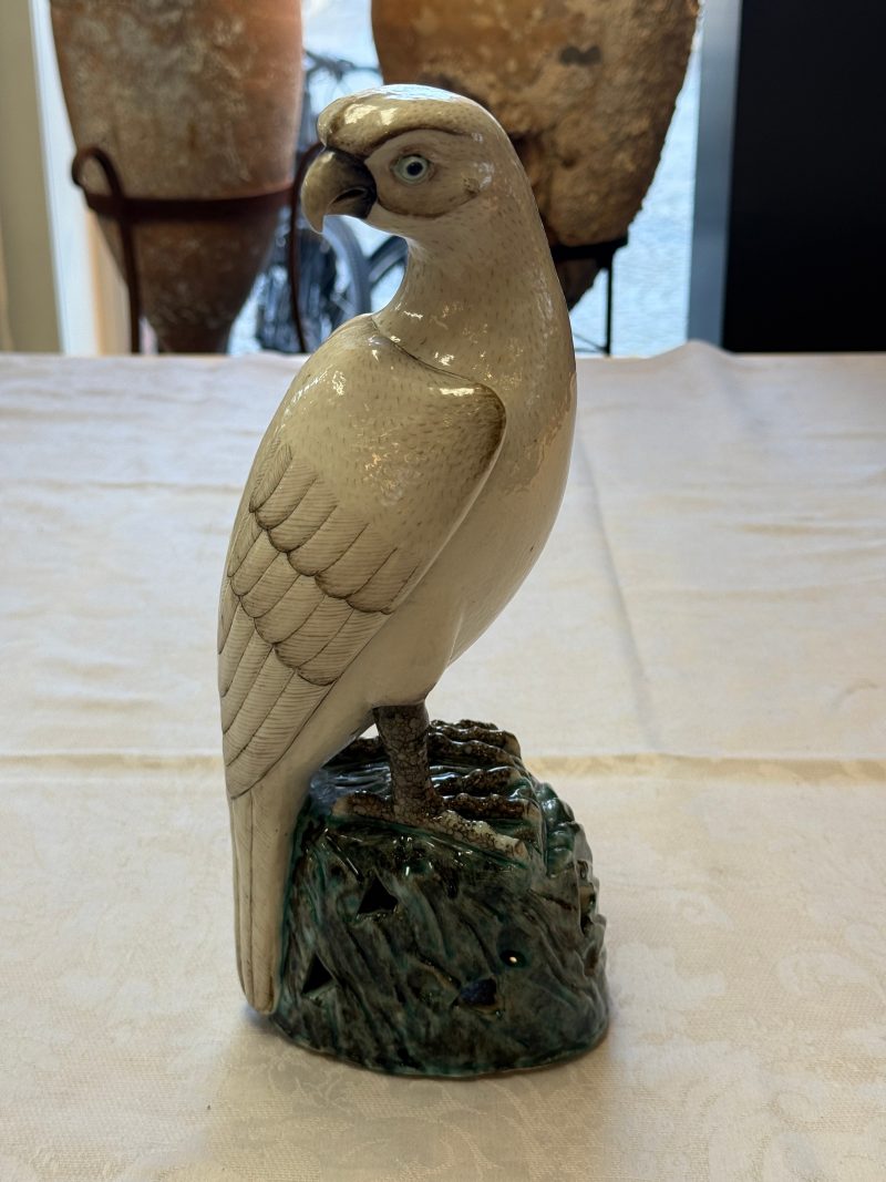A fine Chinese polychrome-glazed model of a hawk - 图9
