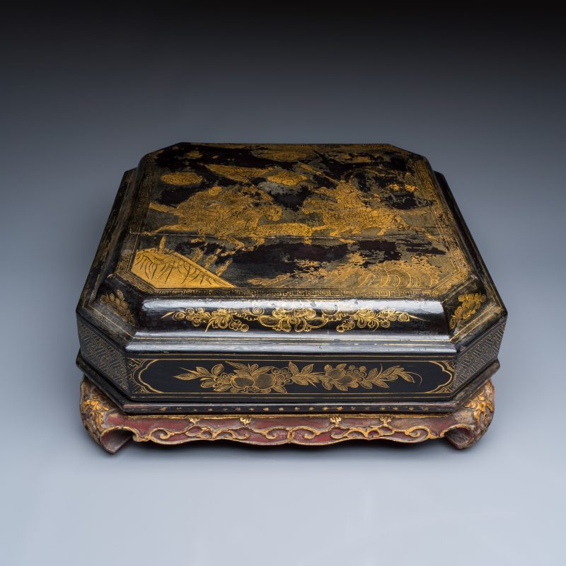 A Chinese polychrome-enamelled nine-piece sweetmeat set in a gilt-lacquered box - 图2