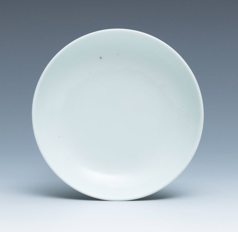 A pair of small incised pale celadon-glazed 'ruyi' saucer-dishes, Yongzheng mark and of the period (1723-1735) - 图6