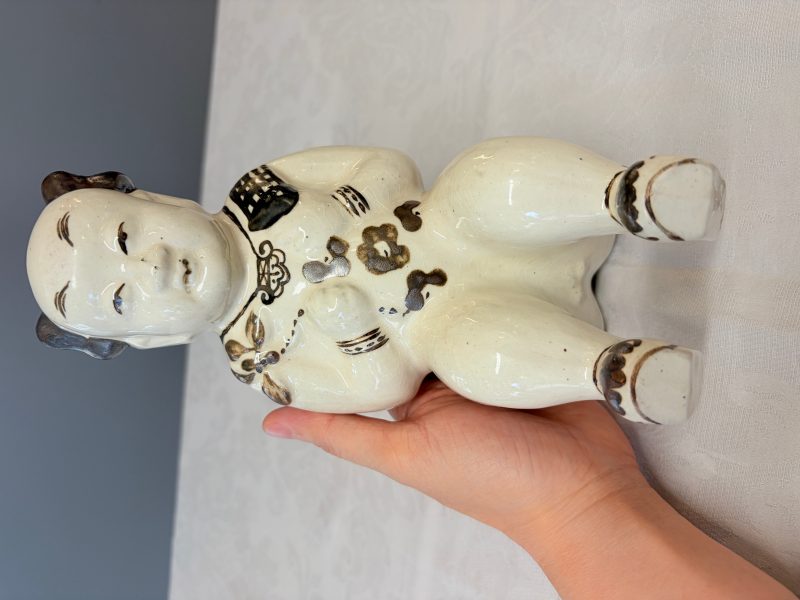 A Chinese Cizhou figure of a seated boy - 图8