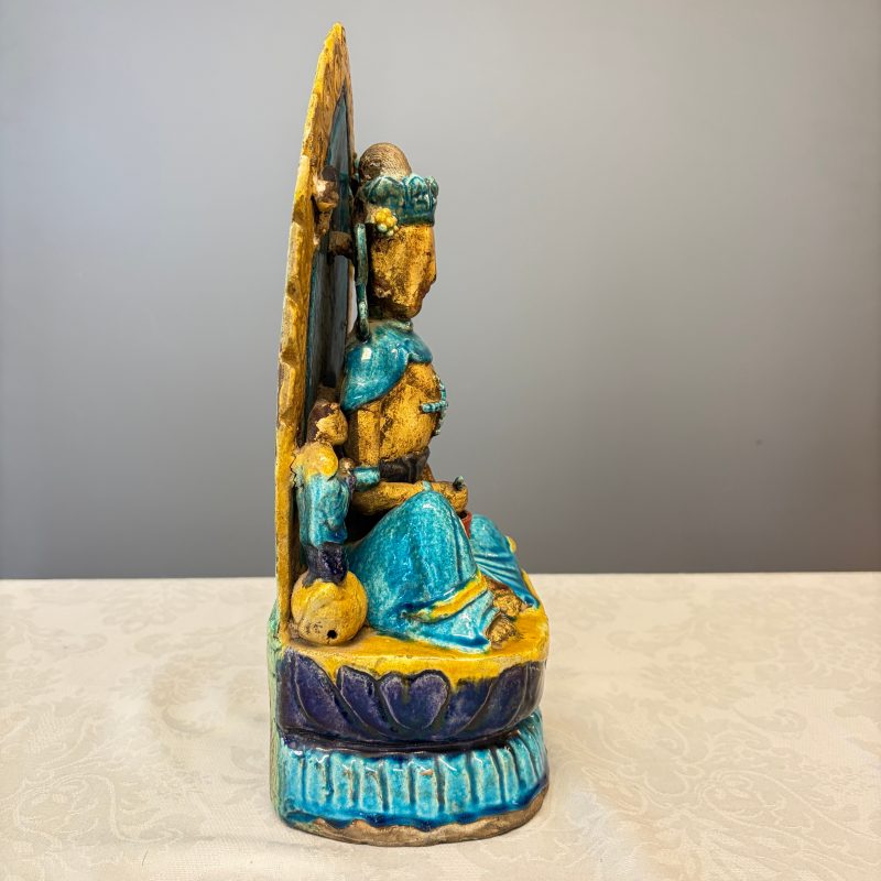 A Chinese gilt-decorated Fahua-glazed stoneware 'Bodhisattva with Attendants' group - 图18