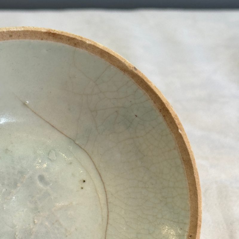 Two Chinese qingbai plates and a Longquan celadon plate - 图31
