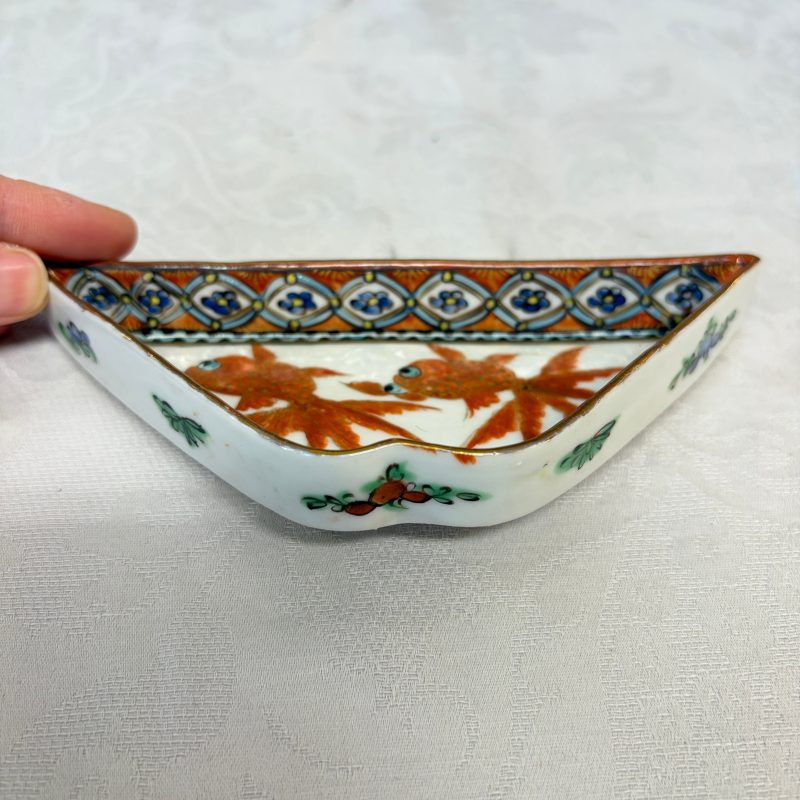 A Chinese famille rose 'Goldfish' nine-piece sweetmeat set in a gilt-lacquered box and cover - 图23