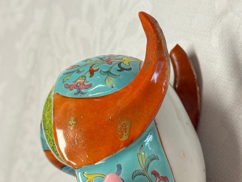 A Chinese famille rose bat-form water pot - 图20