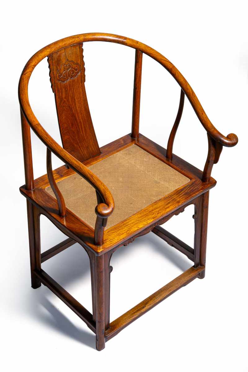 A pair of huanghuali horseshoe-back armchairs, Quanyi - 图14