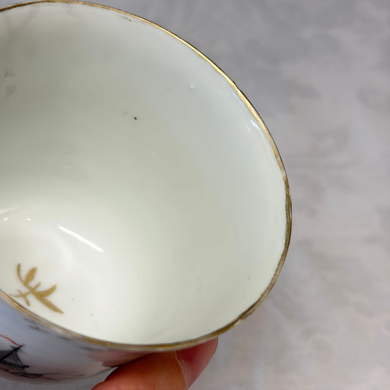 Three sets of Chinese export famille rose and grisaille 'European Subject' tea bowls and saucers - 图43
