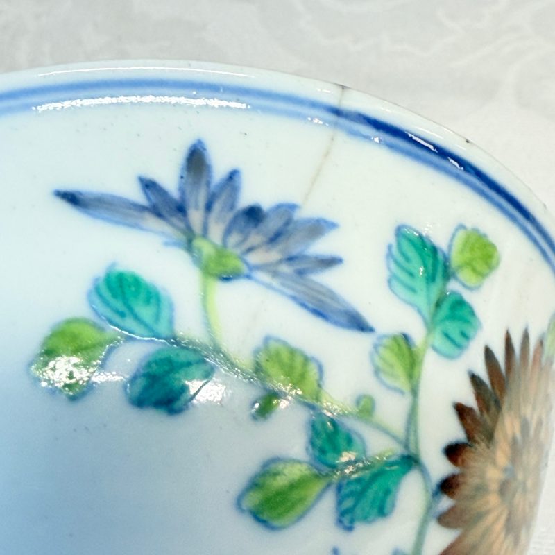 A pair of Chinese doucai bowls with floral design - 图16