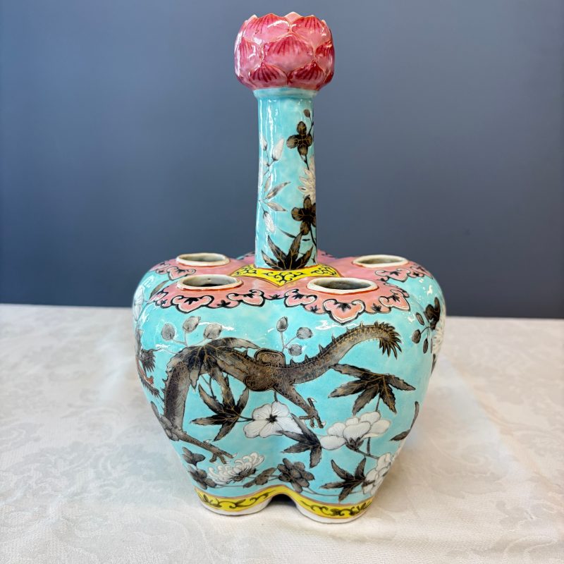 A Chinese famille rose turquoise-ground Dayazhai-style 'Dragons' vase - 图12