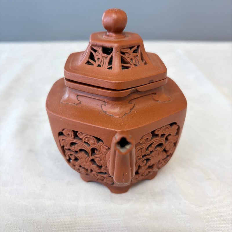 A Chinese Yixing stoneware openworked double-walled teapot and cover with floral design - 图9
