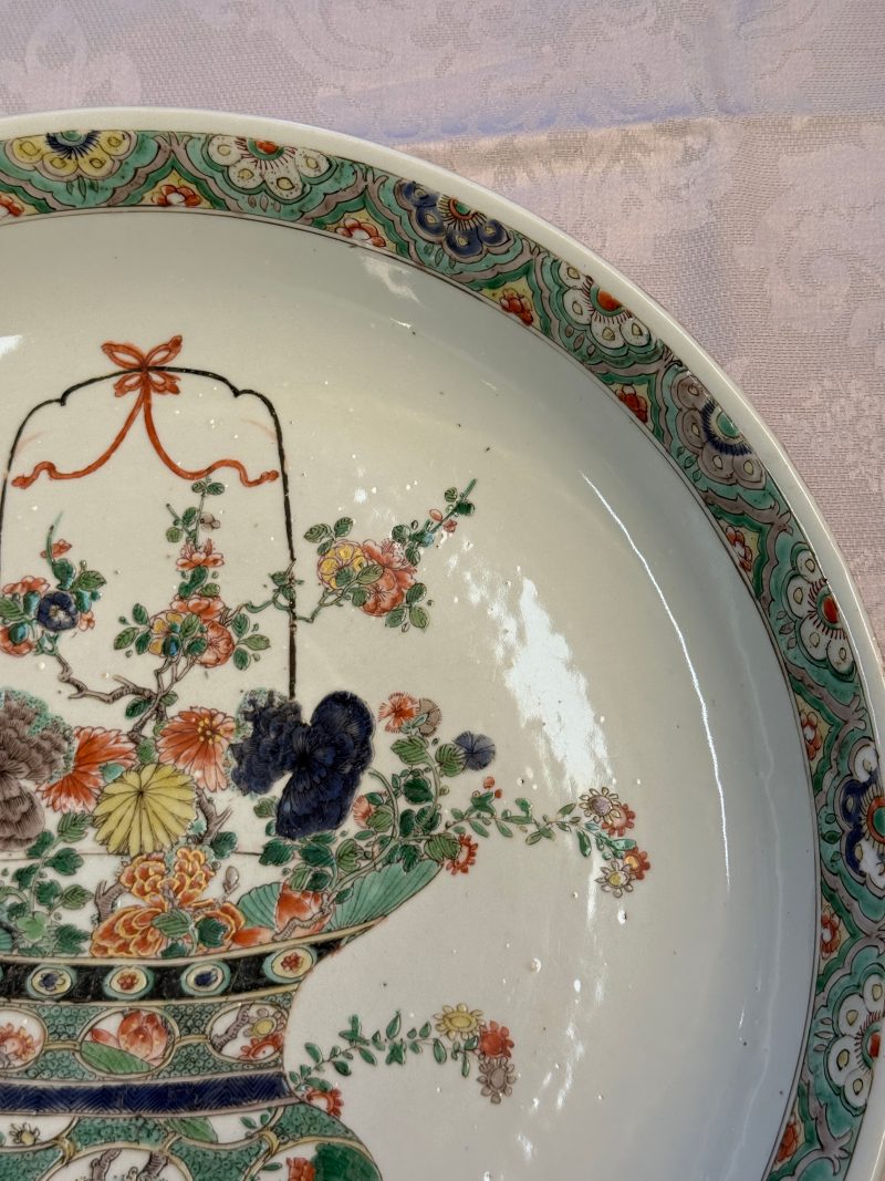 A Chinese famille verte 'Flower Basket' dish - 图7