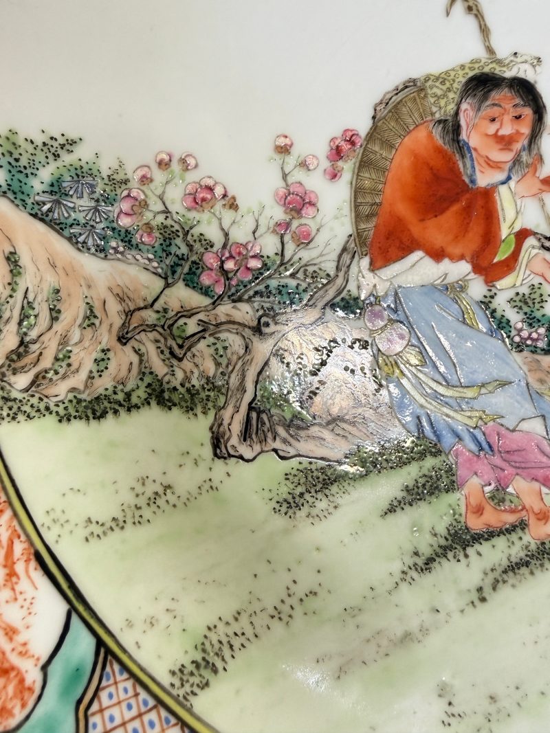 A Chinese famille rose 'Liuhai and the Three-Legged Toad' dish - 图9
