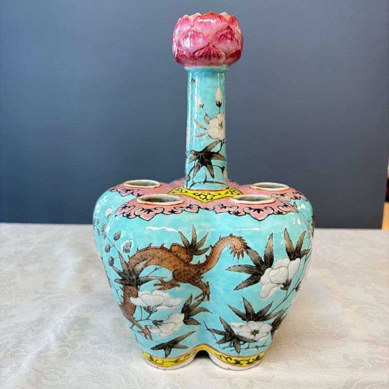 A Chinese famille rose turquoise-ground Dayazhai-style 'Dragons' vase - 图10