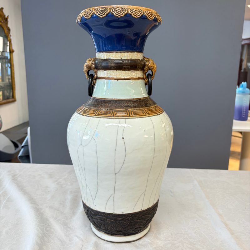 An unusual Chinese Nanking vase decorated with various glazes - 图19