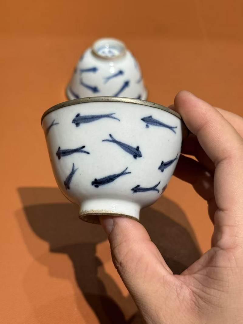 清晚期 青花鱼纹杯一对 - 图8