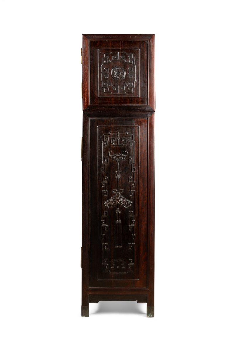 A finely carved ‘Hundred Antiques’ zitan compound cabinet, Sijiangui - 图7