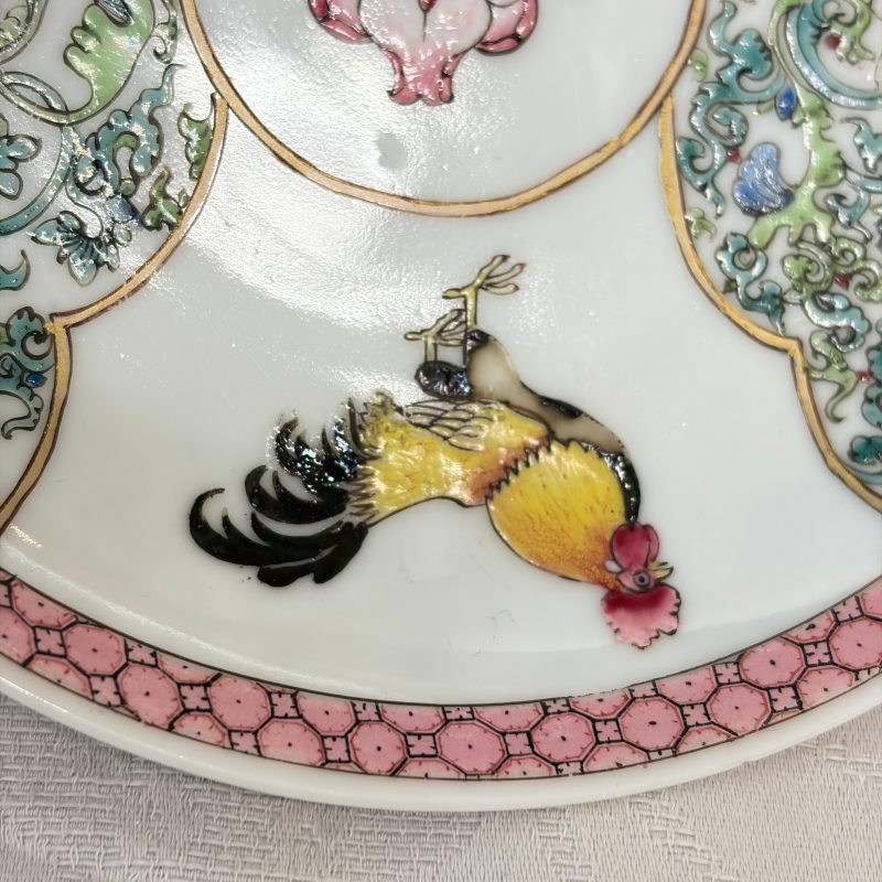 A pair of fine Chinese famille rose 'Rooster' tea bowls and saucers - 图16