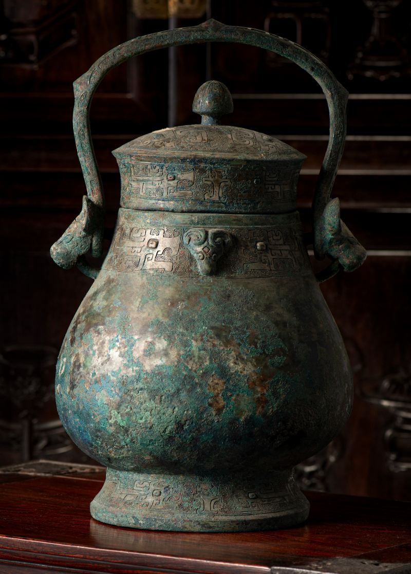 An archaic inscribed bronze wine vessel and cover, You - 图2