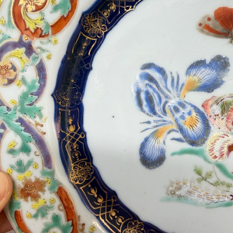 A Chinese famille rose 'Botanical' plate based on designs by the German botanist Maria Sybille Merian - 图6