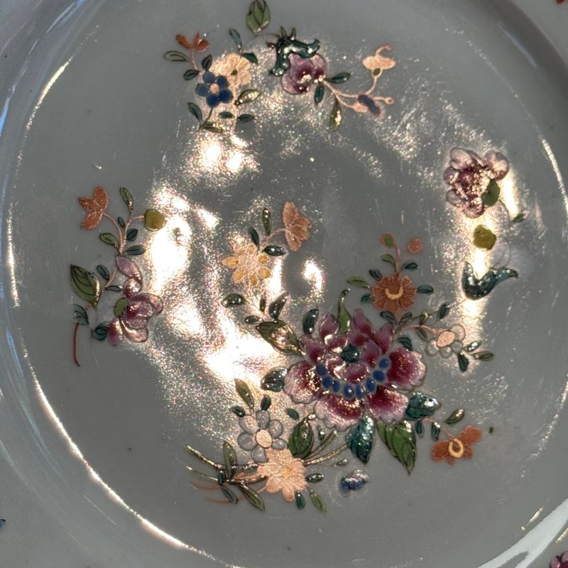 Four Chinese famille rose plates with floral and landscape design - 图27