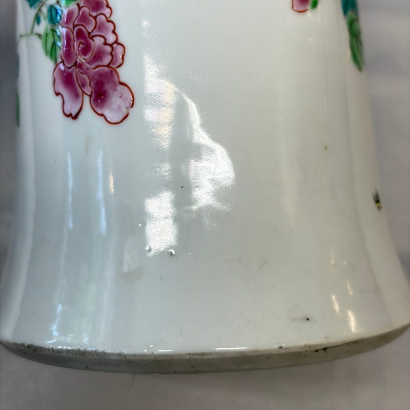 A Chinese famille rose four-piece garniture with floral design - 图49