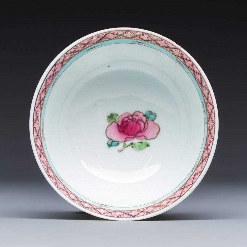 三娘教子 | A fine Chinese famille rose 'San Niang Jiao Zi 三娘教子' tea bowl and saucer - 图8