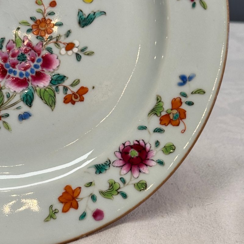 Four Chinese famille rose plates with floral and landscape design - 图26