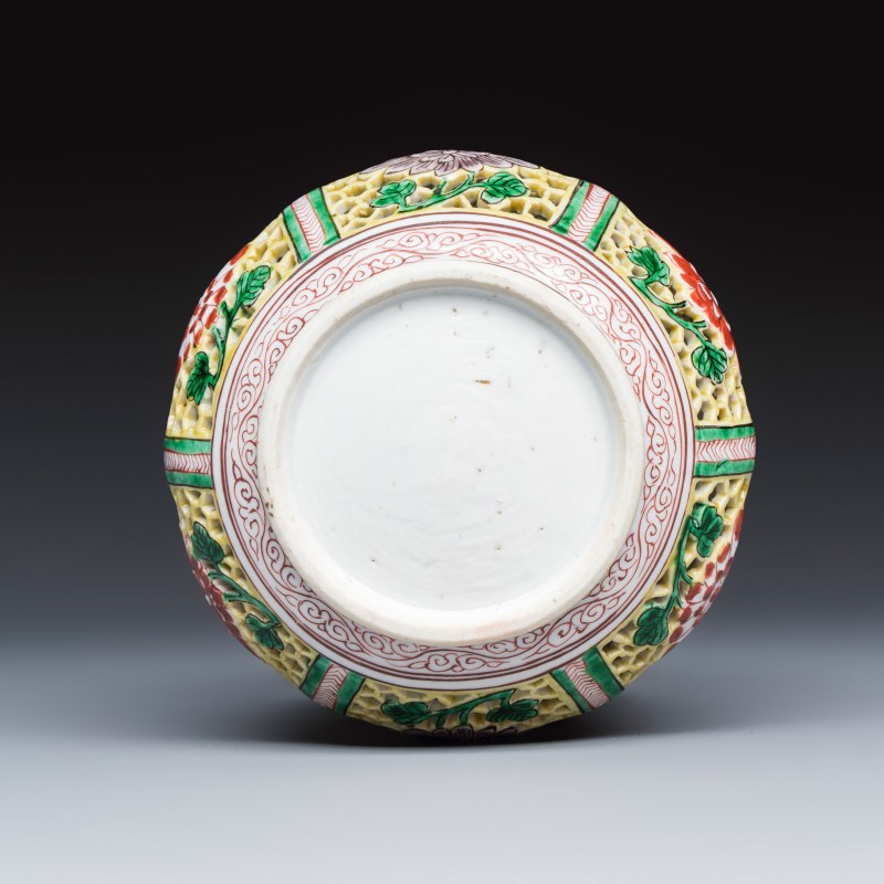 A rare Chinese verte biscuit reticulated basket - 图7