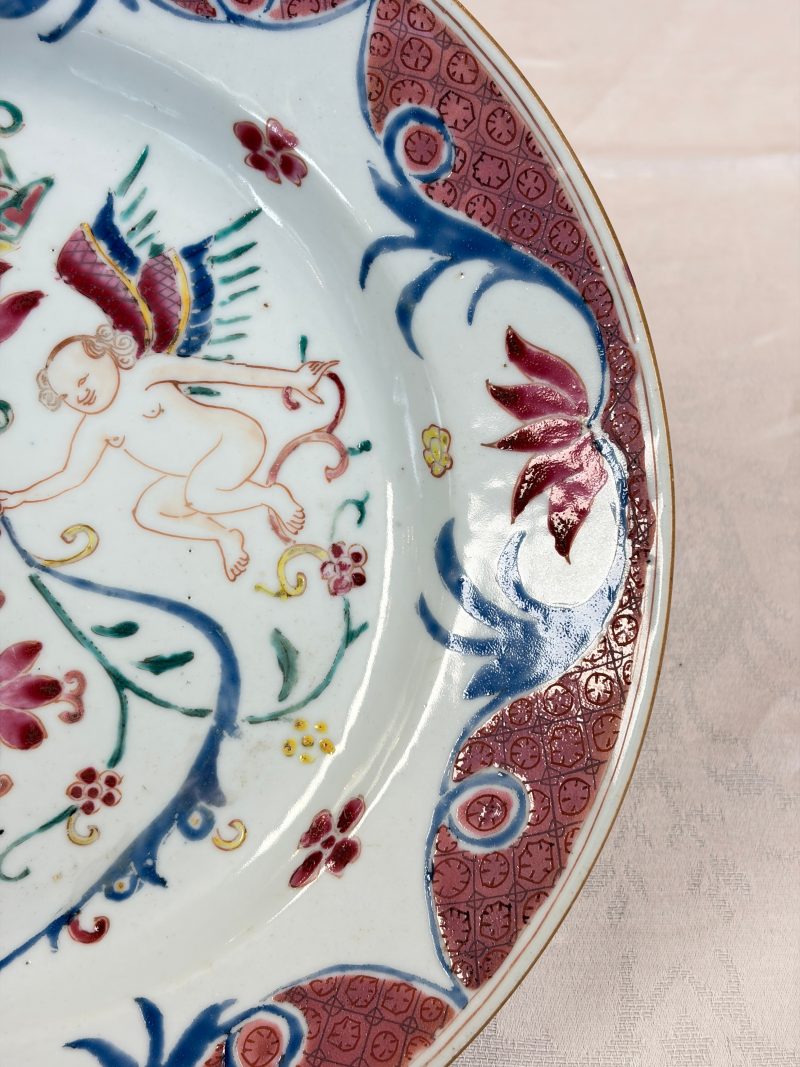 A pair of Chinese famille rose 'Winged Putti' plates - 图16