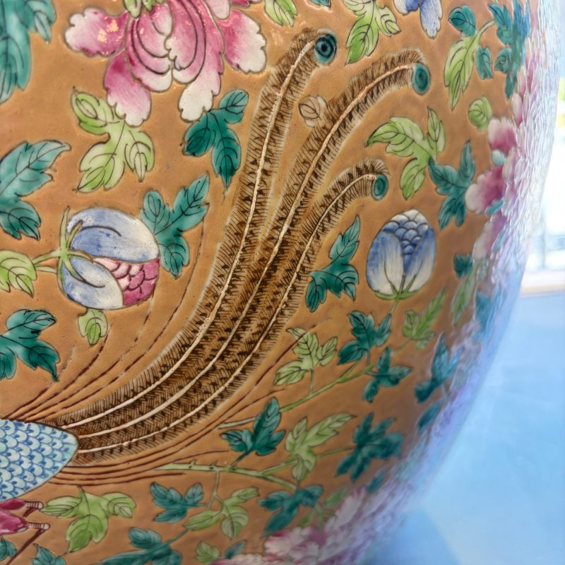 A large Chinese famille rose 'Phoenixes and Peonies' fish bowl for the Straits or Peranakan market - 图11