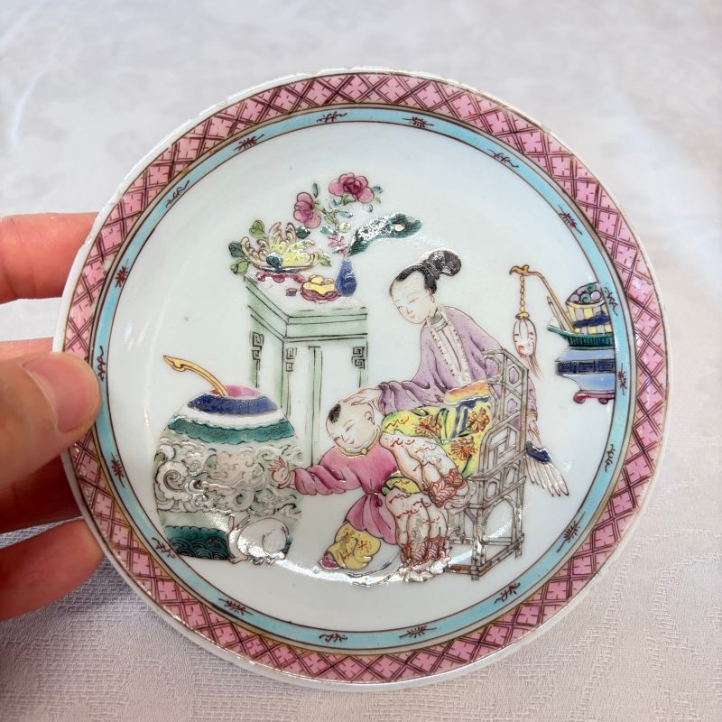 三娘教子 | A fine Chinese famille rose 'San Niang Jiao Zi 三娘教子' tea bowl and saucer - 图11