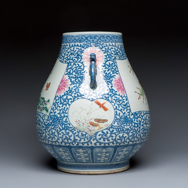 A large Chinese famille rose 'Hu' vase with birds and butterflies - 图3