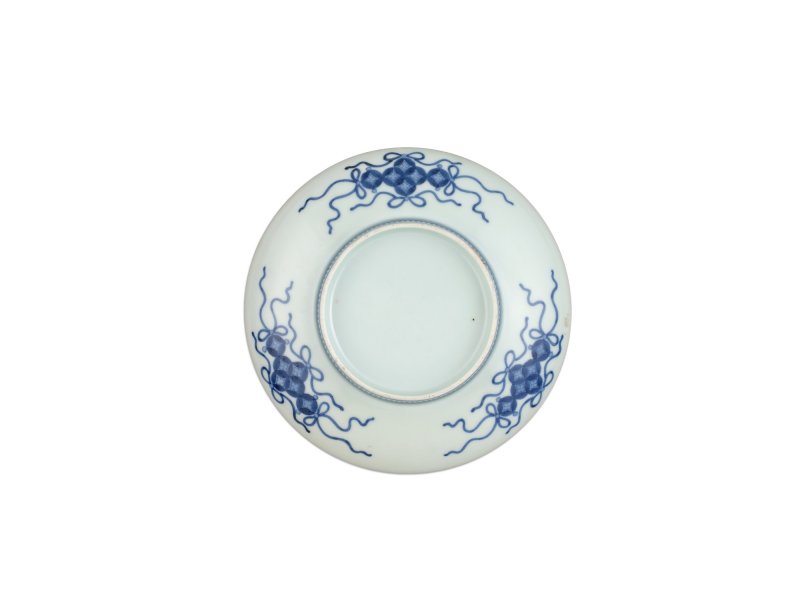 A porcelain dish, Nabeshima ware, Hizen, Edo period, circa 1678-1681 | 色絵南天文皿　肥前　鍋島藩窯　江戸時代中期　1678～1681年 - 图3