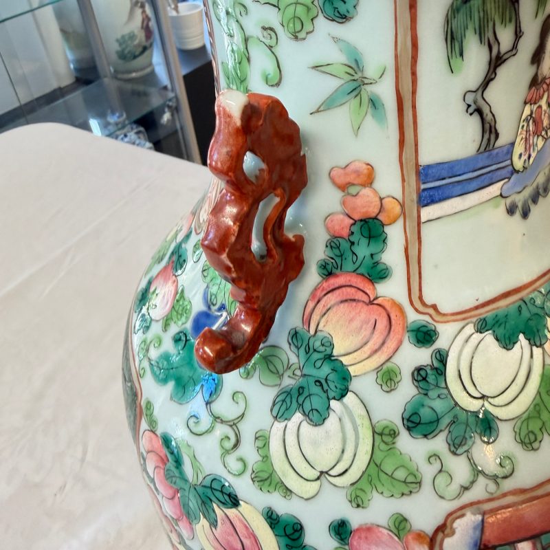 A Chinese famille rose vase with narrative design - 图23