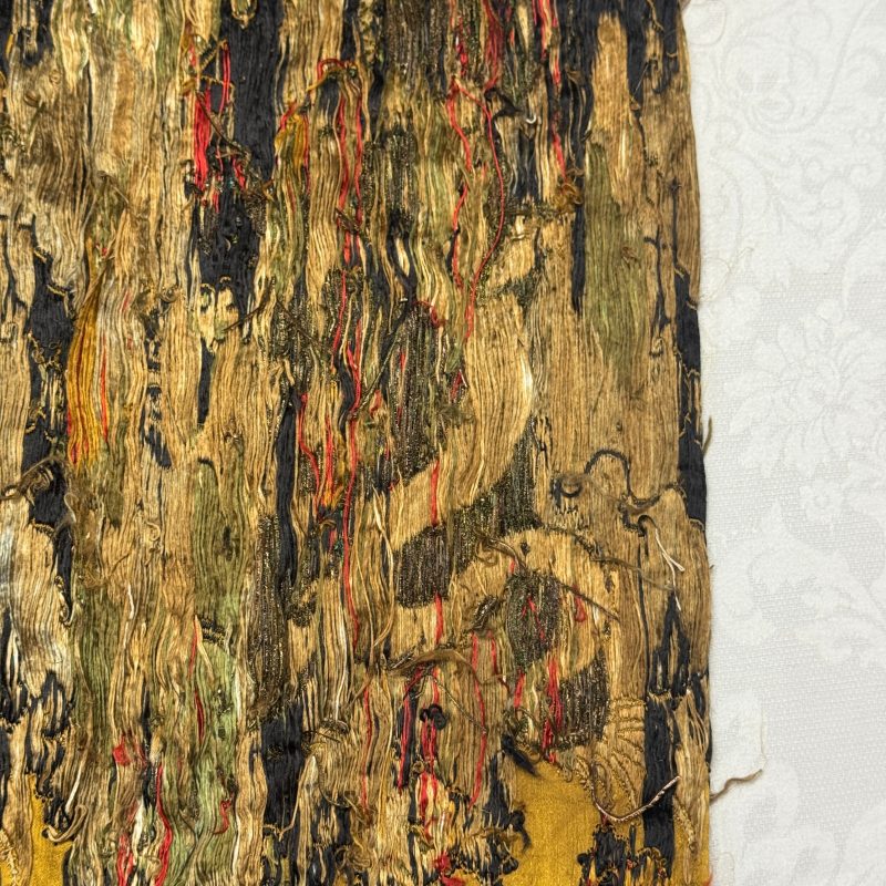 A rare Chinese peacock-feather brocade 'Dragons amid Clouds and Waves' panel - 图30