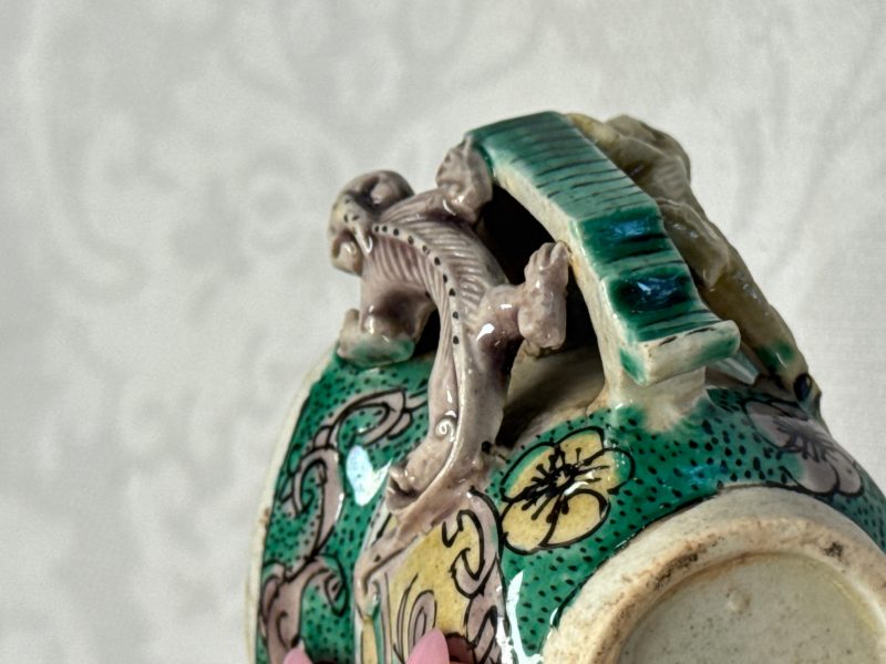 A Chinese famille verte sancai biscuit libation cup and a model of a shoe - 图28