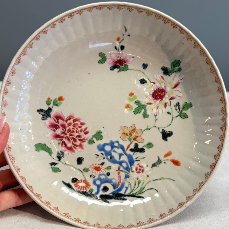 Four Chinese famille rose plates with floral and landscape design - 图31