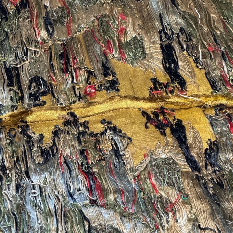 A rare Chinese peacock-feather brocade 'Dragons amid Clouds and Waves' panel - 图33