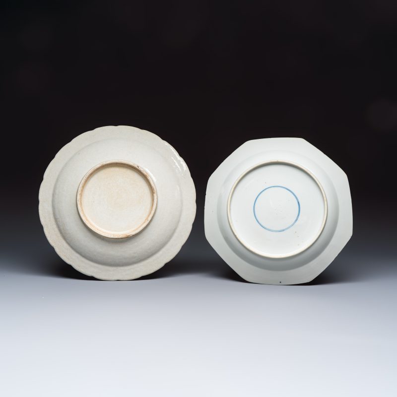 A Chinese blue and white 'Mandarin Duck' dish and a crackle-glazed dish - 图2