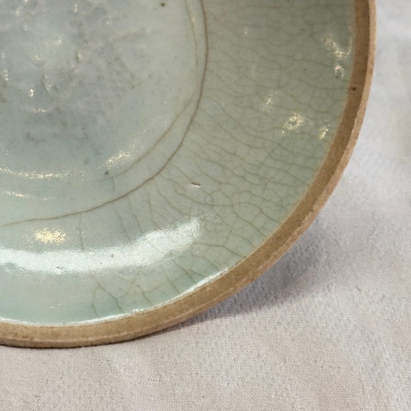 Two Chinese qingbai plates and a Longquan celadon plate - 图32
