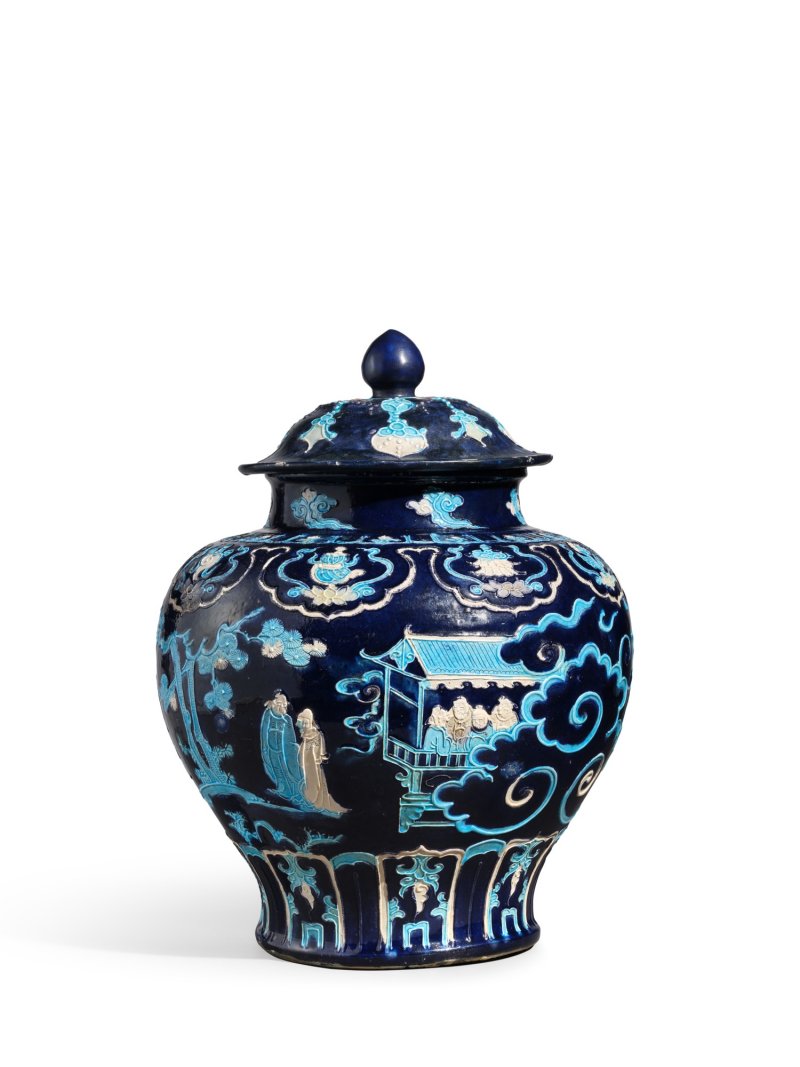 A large fahua 'Four Accomplishments’ jar and cover, Ming dynasty, 15th – 16th century | 明十五至十六世紀　琺華四藝圖蓋罐 - 图2