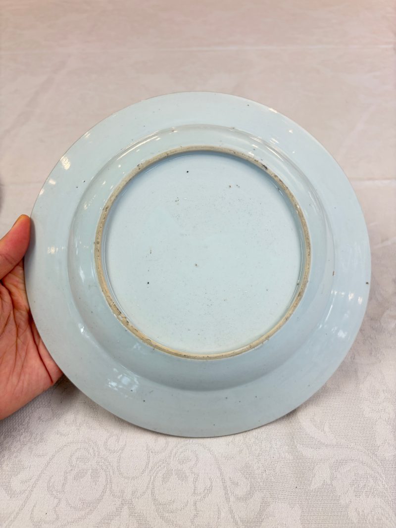 A pair of Chinese famille rose 'Winged Putti' plates - 图19