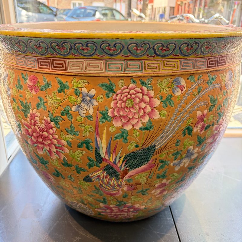 A large Chinese famille rose 'Phoenixes and Peonies' fish bowl for the Straits or Peranakan market - 图13