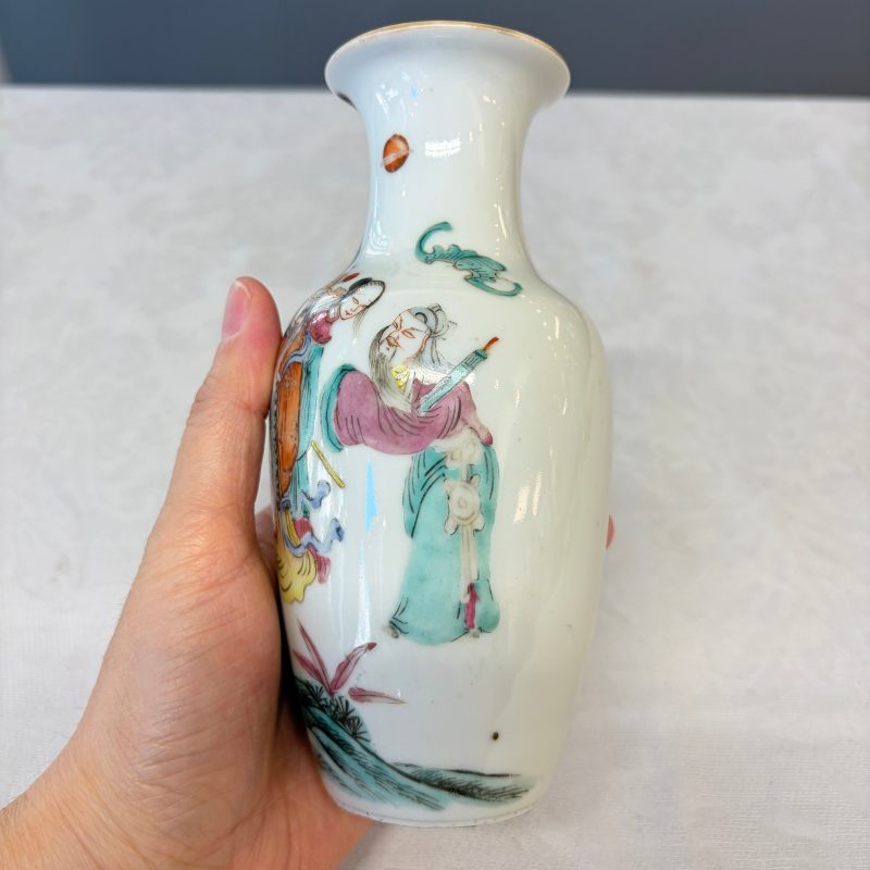 Four Chinese famille rose wares, one with gilt-bronze mounts - 图33