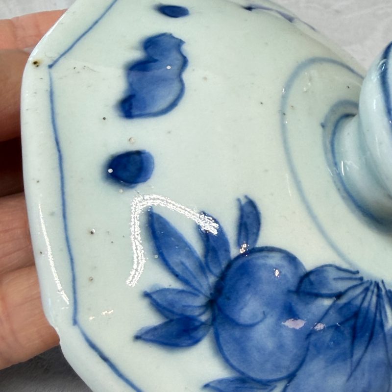 A Chinese blue and white covered vase with floral design - 图29