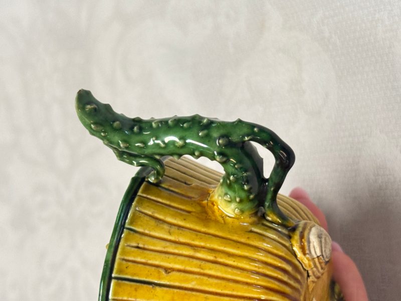 A Chinese famille verte sancai biscuit 'Lotus' teapot on a later wooden stand - 图18