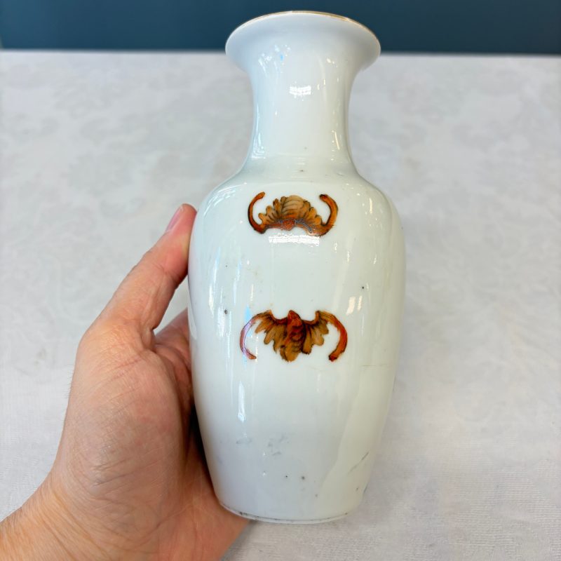 Four Chinese famille rose wares, one with gilt-bronze mounts - 图35