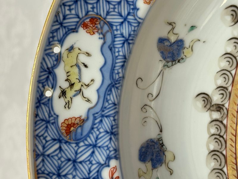 A Chinese verte-Imari 'Provinces' shaving bowl with the arms of Loven - 图6