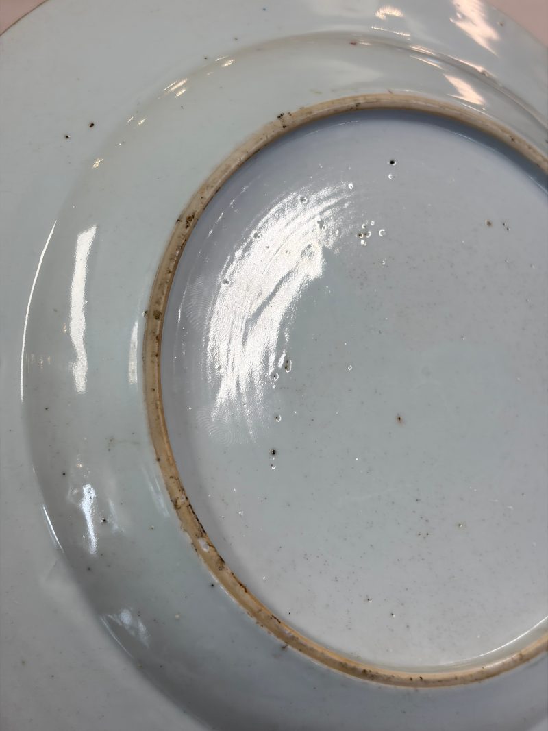 A pair of Chinese famille rose 'Winged Putti' plates - 图20